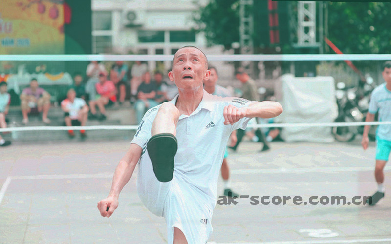 抽象热力图配色显示球队对决数据密度，深蓝底色配荧光绿高亮区域